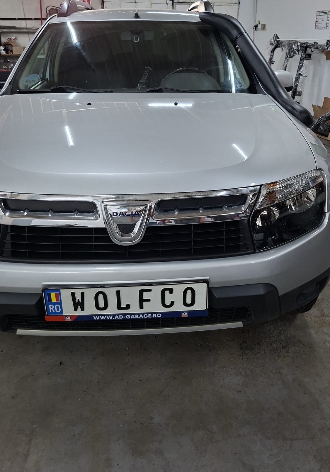 „Snorkel Off-Road Dacia Duster 4x4 – Protecție și Performanță”